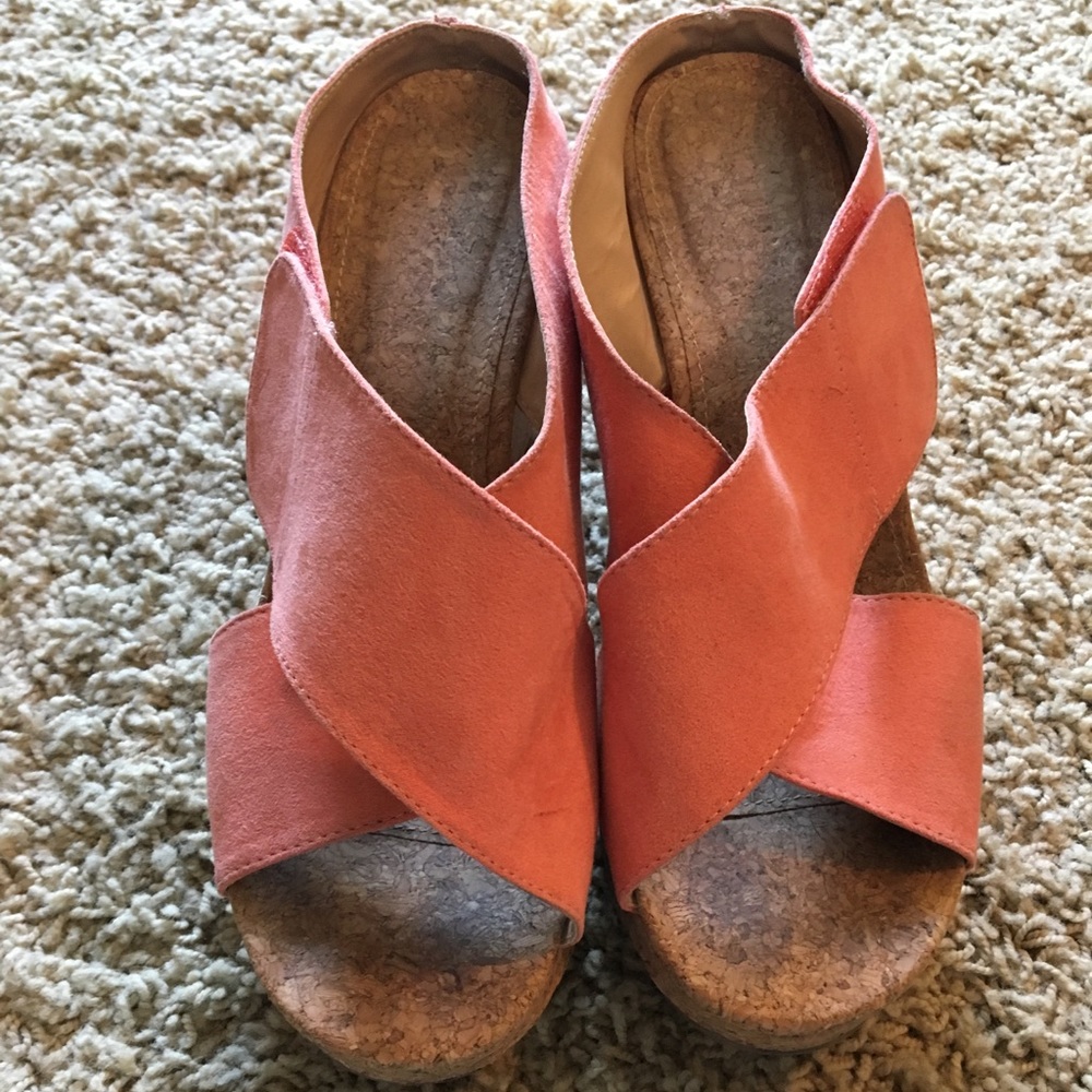 Suede orange/peach wedges